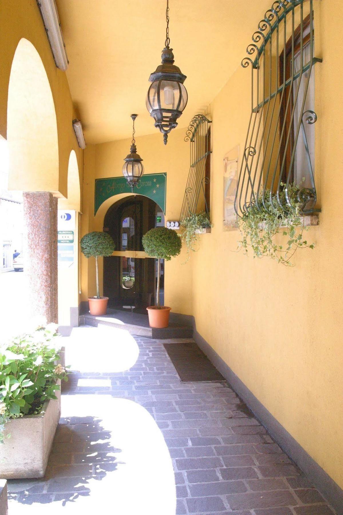 Albergo Della Corona Binasco Buitenkant foto