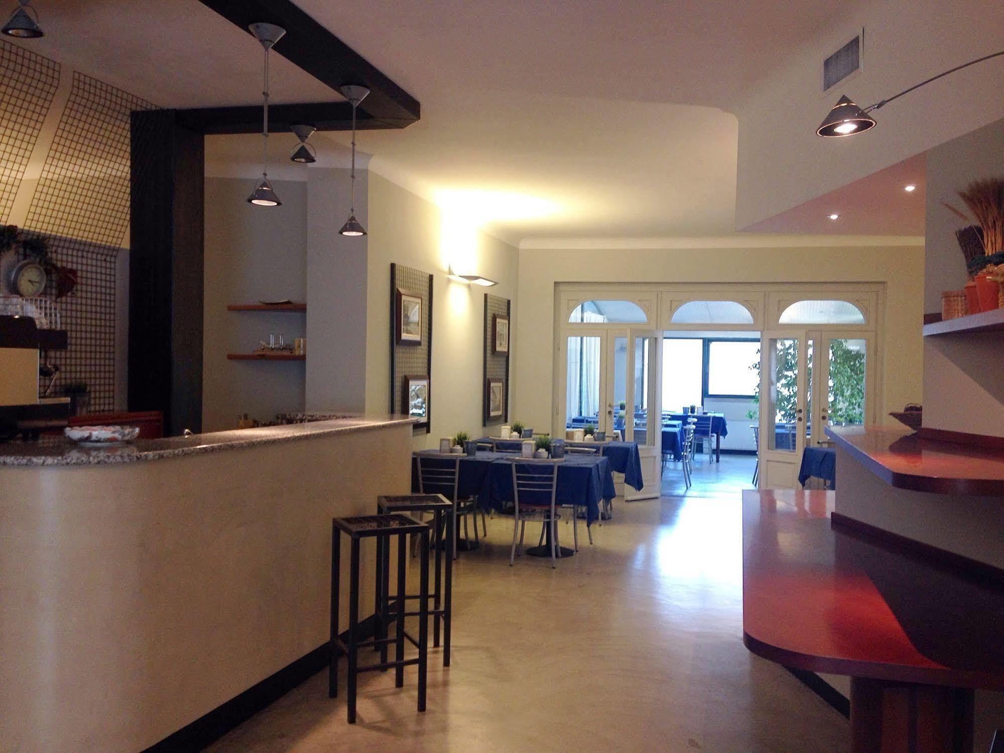 Albergo Della Corona Binasco Buitenkant foto